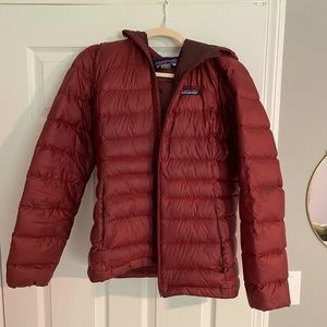 Patagonia Women’s Down Sweater Hoodie in sequoia red, size small